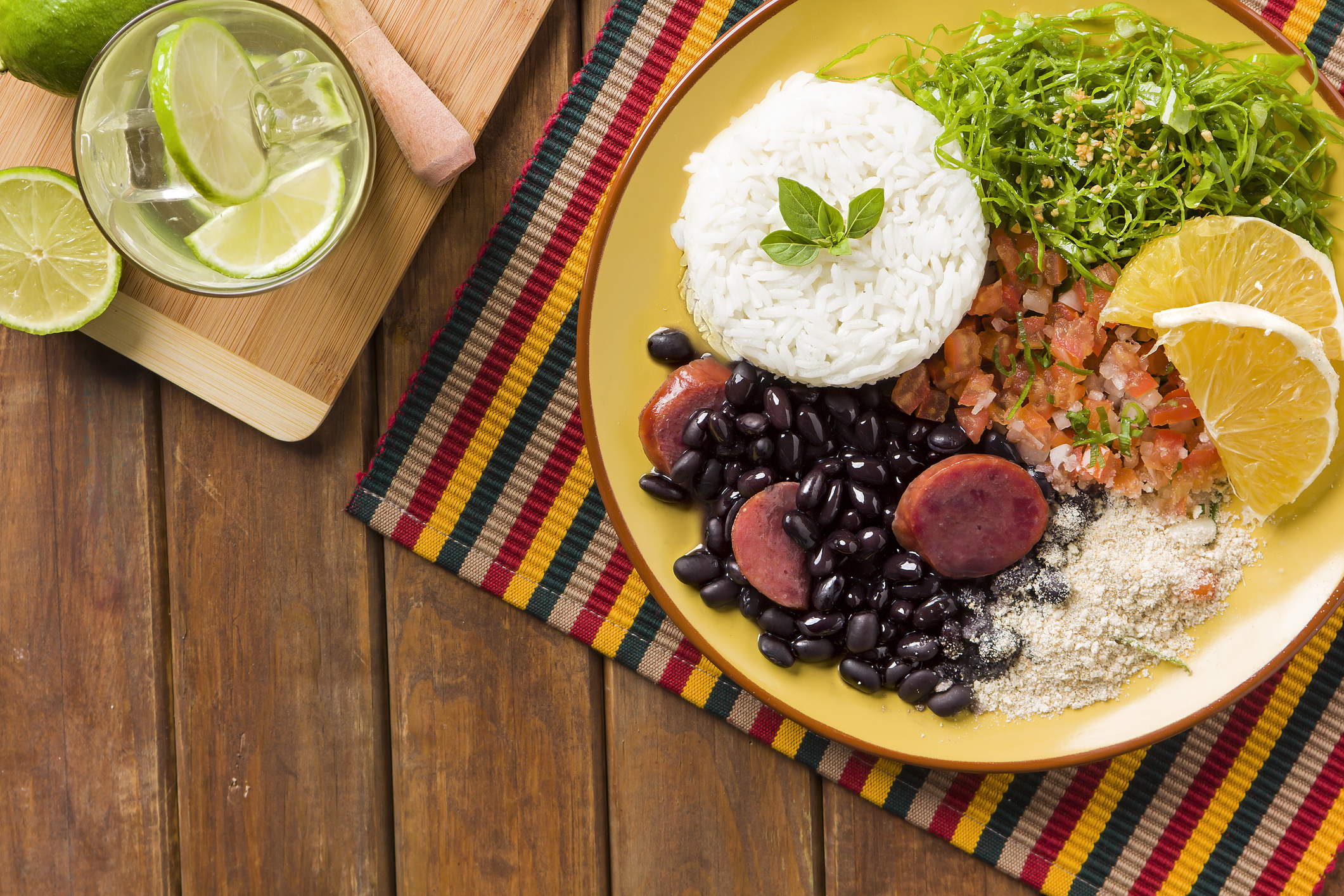 Feijoada: uma receita tradicional brasileira.